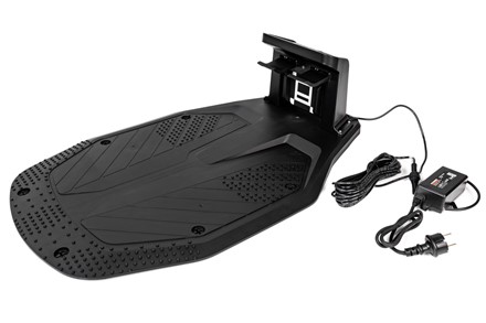  Robot koszący Sunseeker Elite X5 Gen 2 AWD pracujący na stromym zboczu.