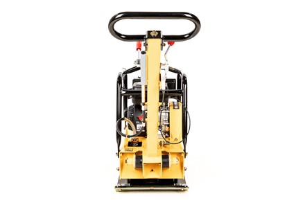 Dwukierunkowa zagęszczarka spalinowa Cedrus ZG06 122kg z widocznym mechanizmem rewersu i kołami