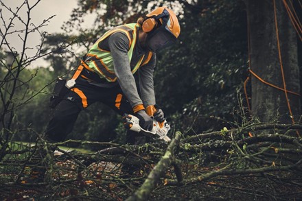  Profesjonalna lekka prowadnica Stihl Light 01 o długości 15 cm do akumulatorowej przecinarki Stihl GTA 40