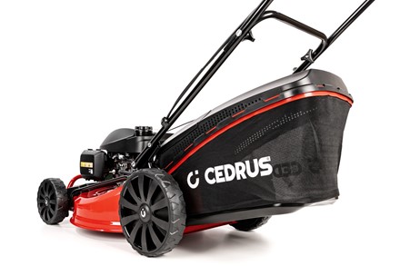 Kosiarka spalinowa z napędem CEDRUS KS53S-H z silnikiem Honda GCV200, stalową obudową 53 cm i koszem 65 litrów