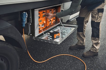 STIHL CB 1 – skrzynia do ładowania akumulatorów