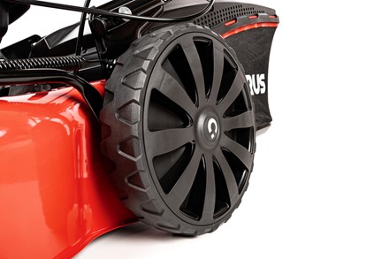 Kosiarka spalinowa z napędem CEDRUS KS51S-H z silnikiem Honda GCV200, stalową obudową 51 cm i koszem 65 litrów