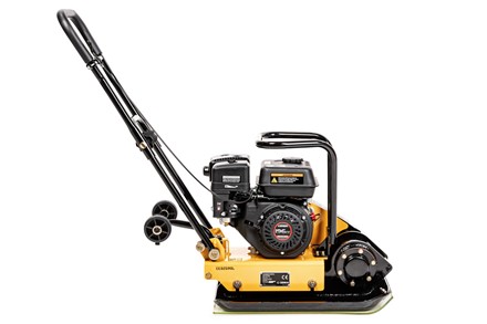 Zagęszczarka płytowa Cedrus ZG90L 90kg z silnikiem Loncin i zamontowaną matą ochronną do kostki