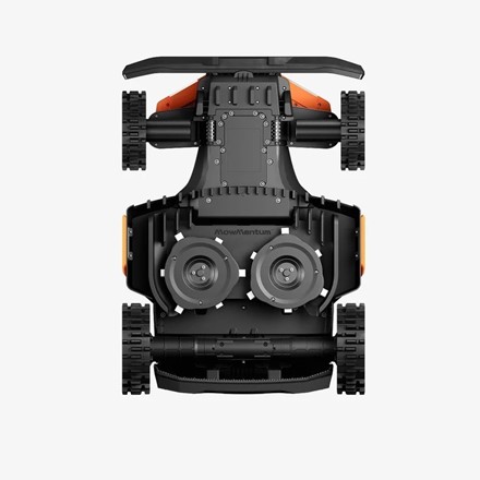 Przemysłowy robot koszący Segway Navimow Terranox CM120M1 pracujący na rozległym terenie komercyjnym o powierzchni 12 000 m²