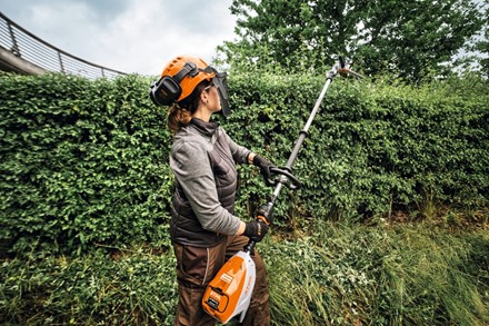 Nożyce teleskopowe STIHL HLA 140 do wysokich żywopłotów