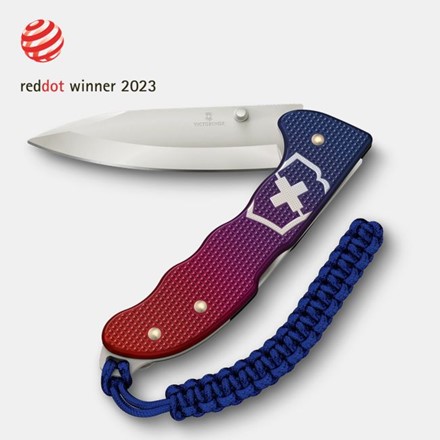 Scyzoryk Victorinox Evoke Alox w niebieskiej rękojeści, z ostrzem ze stali nierdzewnej, zwycięzca w konkursie Red Dot 2023, z zawieszką z paracordu.