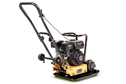 Zagęszczarka spalinowa Cedrus ZG80L 78kg z ramą ochronną silnika i zamontowanymi kołami transportowymi