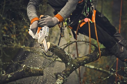  Profesjonalna lekka prowadnica Stihl Light 01 o długości 15 cm do akumulatorowej przecinarki Stihl GTA 40