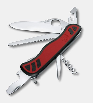 Scyzoryk Victorinox Forester M Grip z czerwono-czarną rękojeścią, wyposażony w piłę, śrubokręt, korkociąg oraz blokowane ostrze.