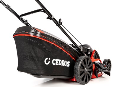 Kosiarka spalinowa z napędem CEDRUS KS51S-H z silnikiem Honda GCV200, stalową obudową 51 cm i koszem 65 litrów