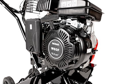 Mała glebogryzarka spalinowa Cedrus GL08 z kołami transportowymi i silnikiem Weima