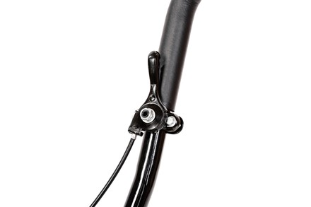 Zagęszczarka płytowa Cedrus ZG90L 90kg z silnikiem Loncin i zamontowaną matą ochronną do kostki