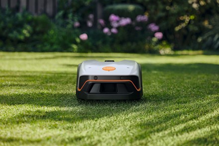 Robot koszący STIHL iMOW® 4 – do trawników 1000 m², z obsługą przez aplikację