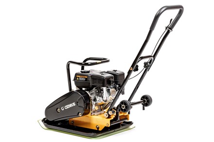 Zagęszczarka płytowa Cedrus ZG90L 90kg z silnikiem Loncin i zamontowaną matą ochronną do kostki