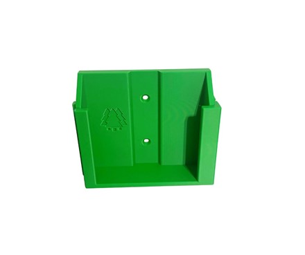 Modułowy uchwyt ścienny na akumulator STIHL AK 10 20 30 wydrukowany w technologii 3D zamontowany na ścianie w garażu