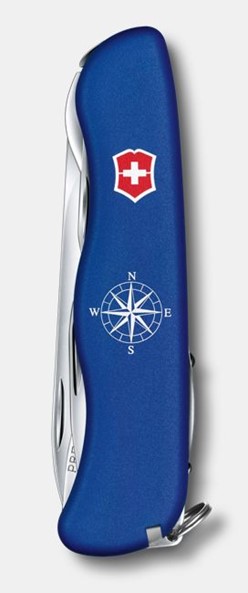 Niebieski Scyzoryk Victorinox Skipper z niebieską rękojeścią, wyposażony w narzędzia do pracy na wodzie, w tym szeklownik i kompas.