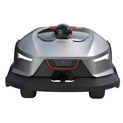  Robot koszący Sunseeker X4 Elite 1200 przygotowany do pracy w ogrodzie.