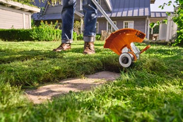 Kosa akumulatorowa FSA 50 STIHL z akumulatorem i ładowarką