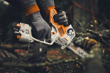  Profesjonalna lekka prowadnica Stihl Light 01 o długości 15 cm do akumulatorowej przecinarki Stihl GTA 40