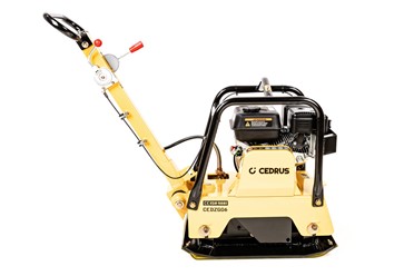 Dwukierunkowa zagęszczarka spalinowa Cedrus ZG06 122kg z widocznym mechanizmem rewersu i kołami