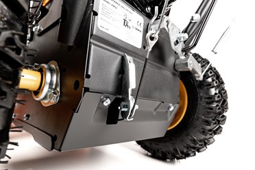 Wielofunkcyjna zamiatarka spalinowa Cedrus ZM02 z regulowaną szczotką i silnikiem Loncin