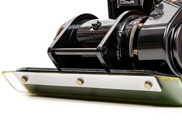 Zagęszczarka płytowa Cedrus ZG90L 90kg z silnikiem Loncin i zamontowaną matą ochronną do kostki