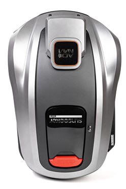  Robot koszący Sunseeker Elite X5 Gen 2 AWD pracujący na stromym zboczu.