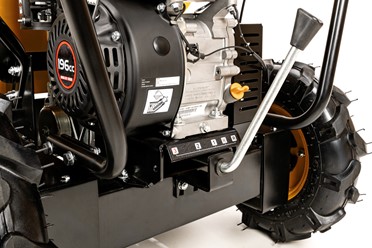 Transporter spalinowy Cedrus TR300 4x4 z silnikiem Loncin i terenowymi oponami